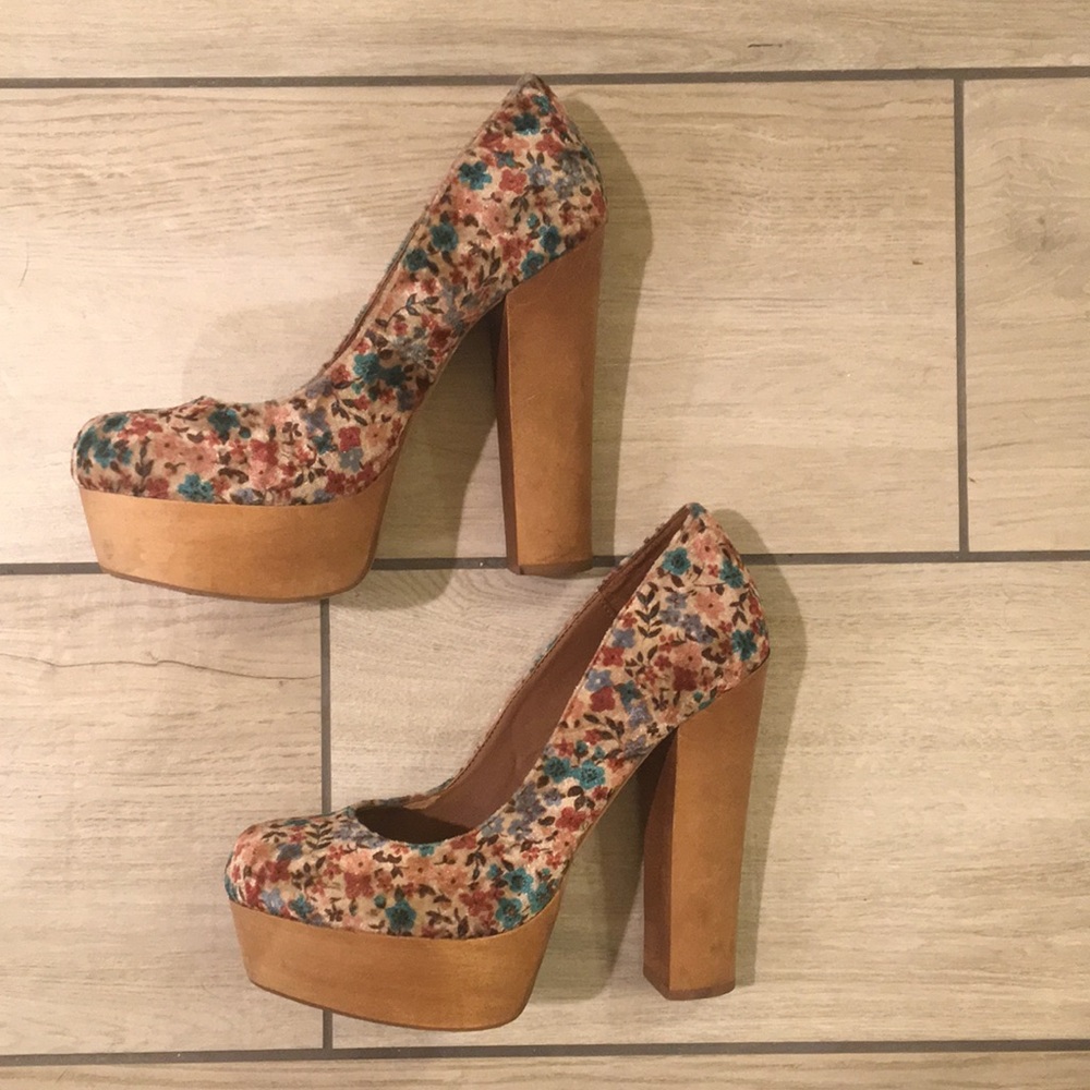 Steve Madden Cheeky Velvet Heels - Picture 3 of 7